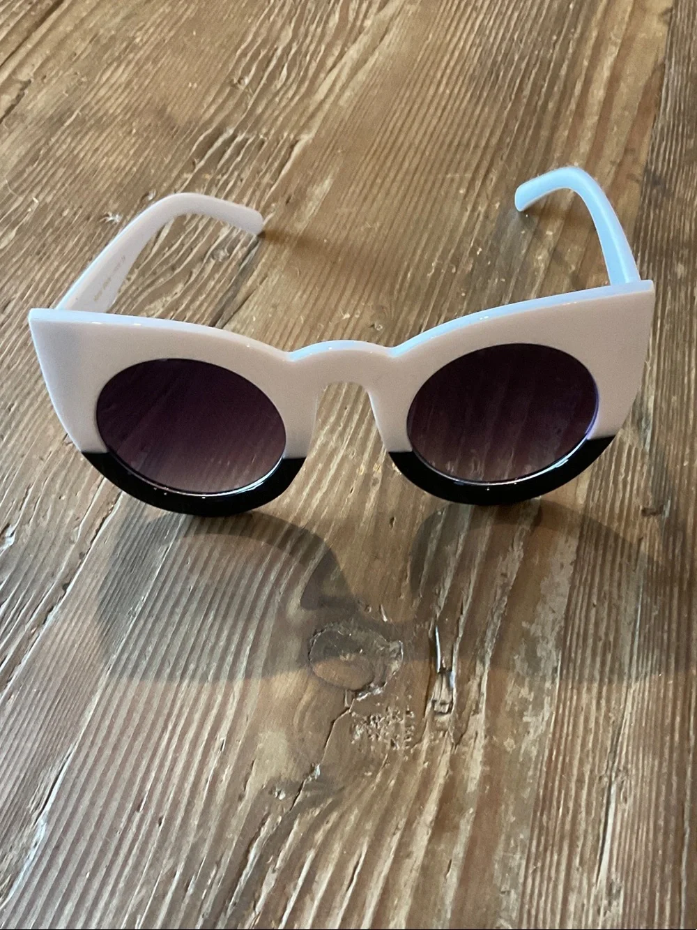 White and Black Cat-Eye Sunglasses with Gradient Lenses